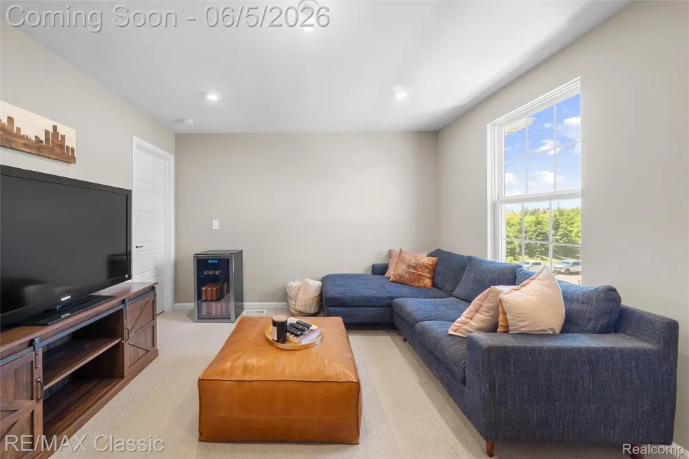 219 S Sydney Court Plymouth City, MI 48170