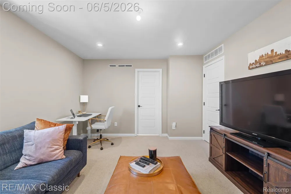 219 S Sydney Court Plymouth City, MI 48170