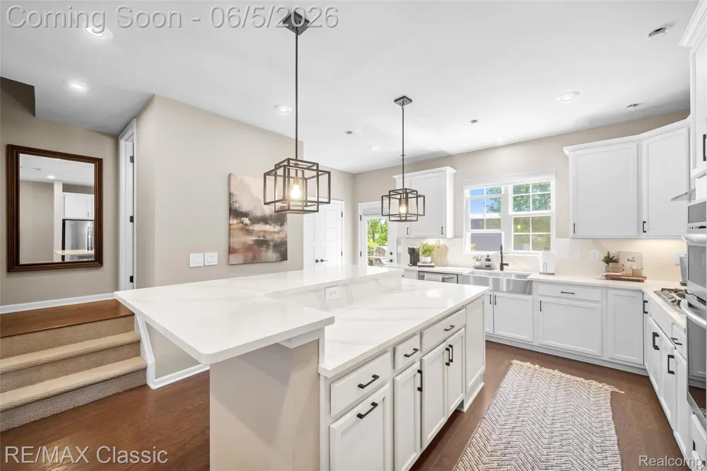 219 S Sydney Court Plymouth City, MI 48170