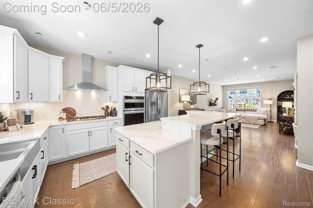 219 S Sydney Court Plymouth City, MI 48170