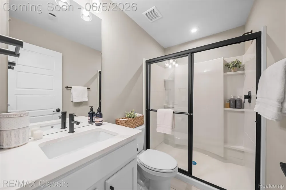 219 S Sydney Court Plymouth City, MI 48170