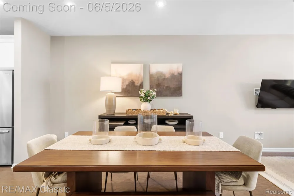 219 S Sydney Court Plymouth City, MI 48170