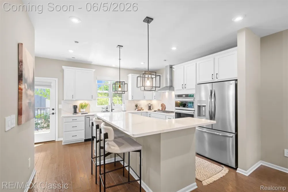 219 S Sydney Court Plymouth City, MI 48170