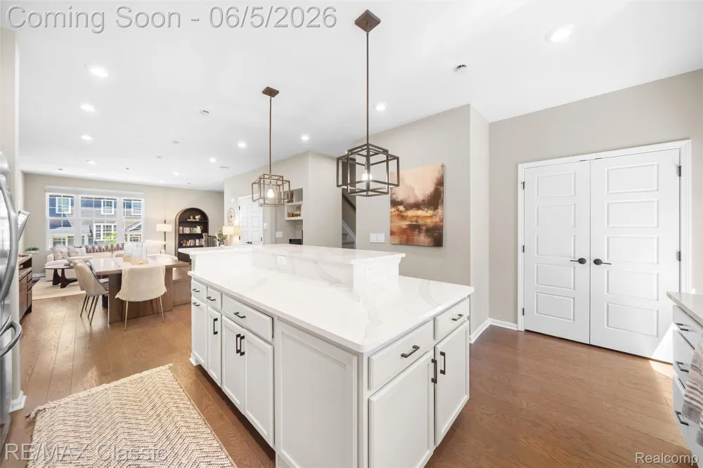 219 S Sydney Court Plymouth City, MI 48170