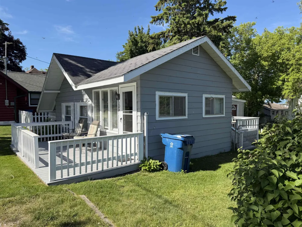 104 Oliver Street Roscommon Township, MI 48629