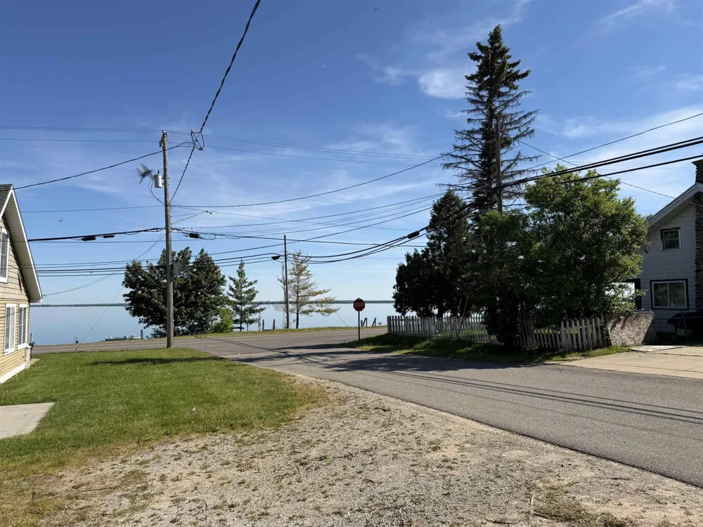 104 Oliver Street Roscommon Township, MI 48629