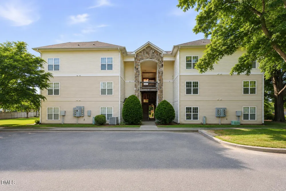 101 Campus Walk Trail #300 Elon, NC 27244