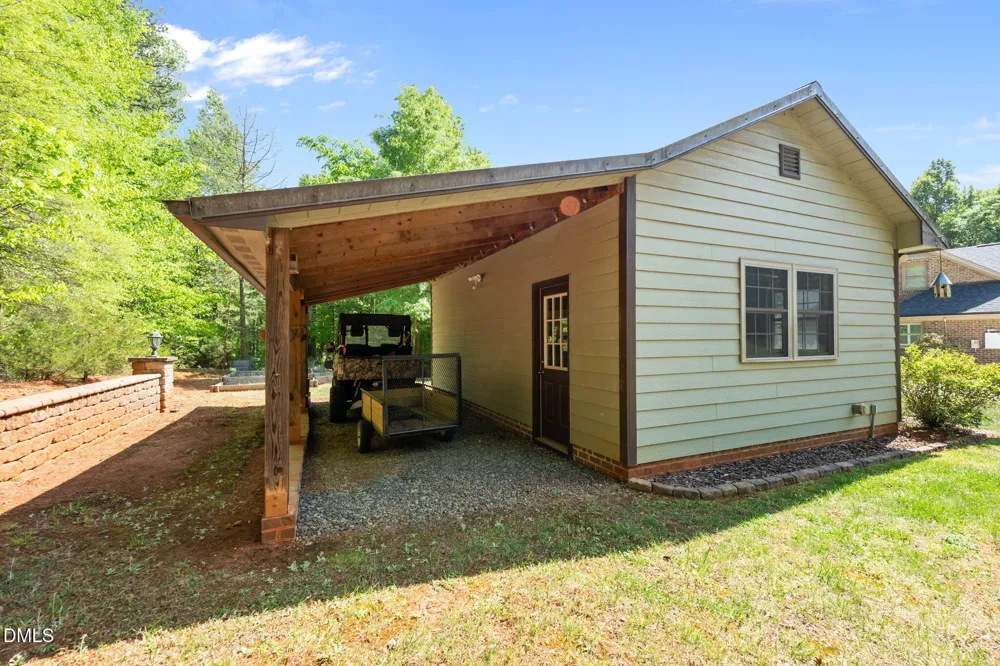 6788 Mcpherson Clay Road Liberty, NC 27298