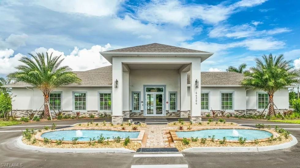 17971 Shade Tree Loop Babcock Ranch, FL 33982