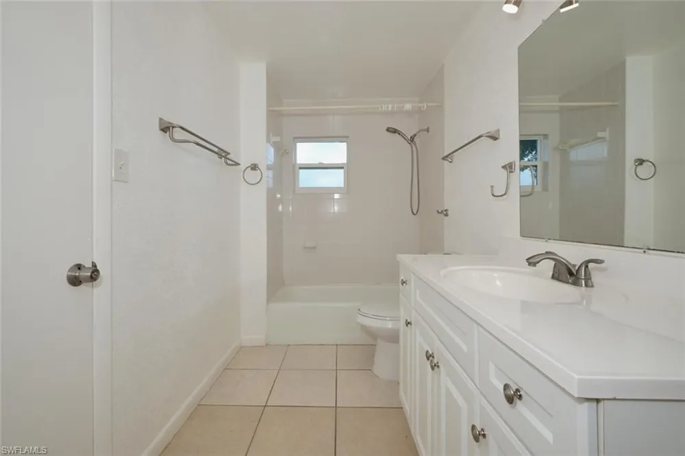 8678 County Rd 78 Fort Denaud, FL 33935