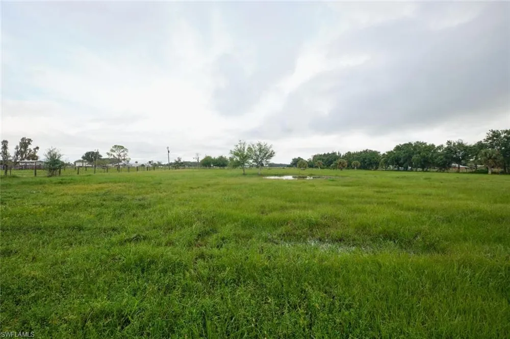 8678 County Rd 78 Fort Denaud, FL 33935