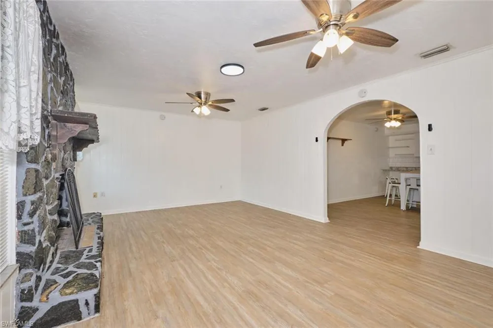 8678 County Rd 78 Fort Denaud, FL 33935