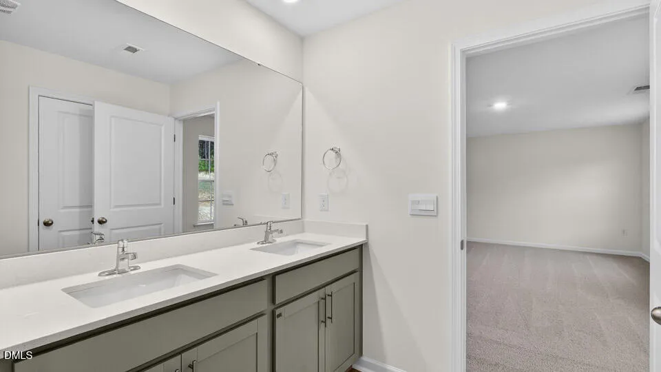 324 Flat River Run Hillsborough, NC 27278