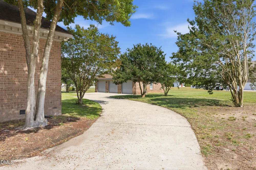 6301 Waters Edge Drive Rocky Mount, NC 27803