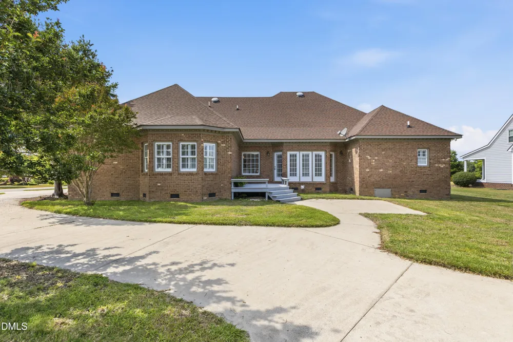 6301 Waters Edge Drive Rocky Mount, NC 27803