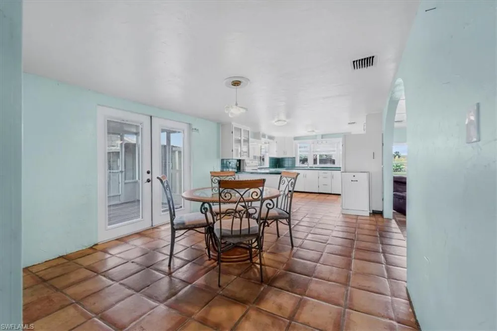 1083 Sunset Strip Moore Haven, FL 33479