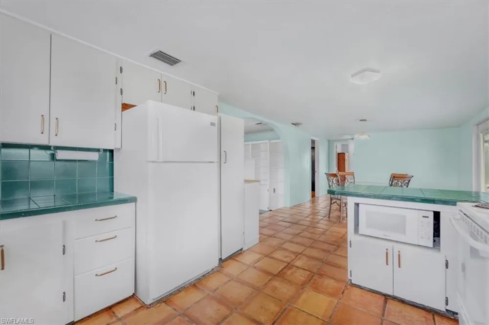 1083 Sunset Strip Moore Haven, FL 33479