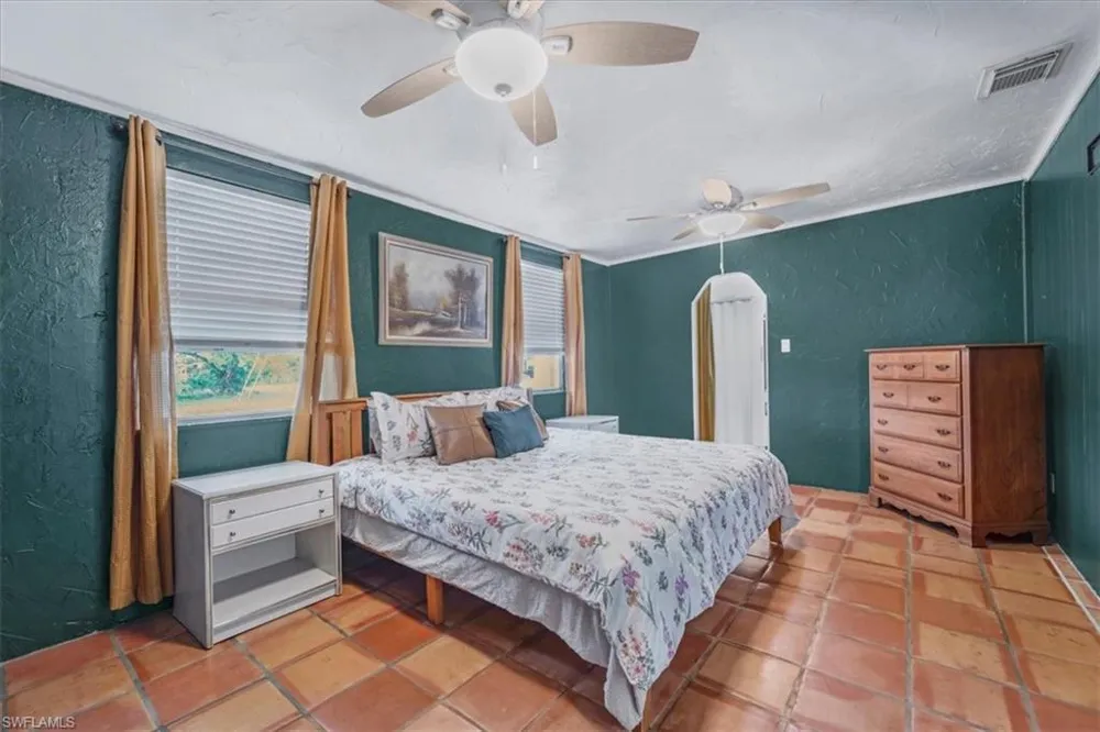 1083 Sunset Strip Moore Haven, FL 33479