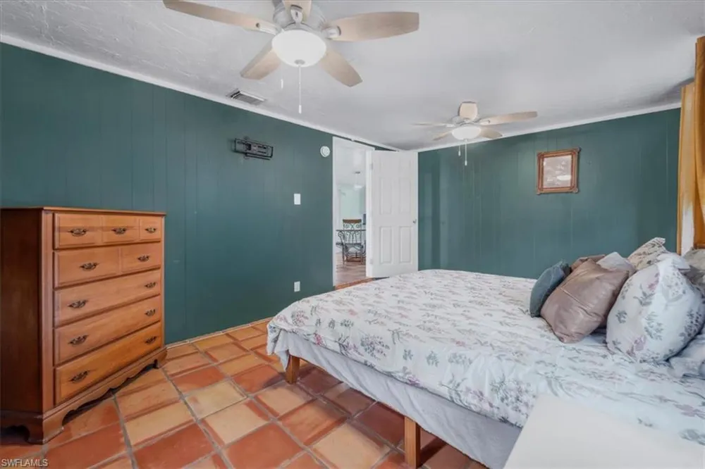 1083 Sunset Strip Moore Haven, FL 33479