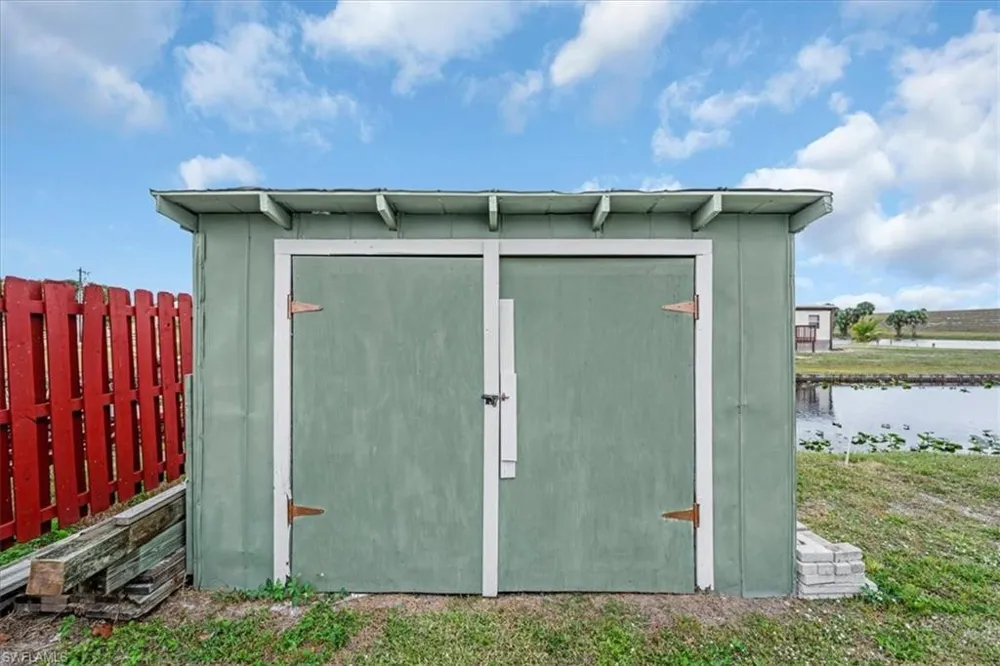 1083 Sunset Strip Moore Haven, FL 33479