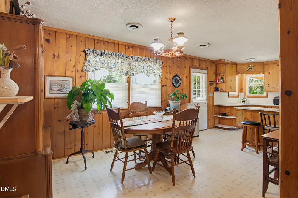 1667 Nc-22 Highway Robbins, NC 27325