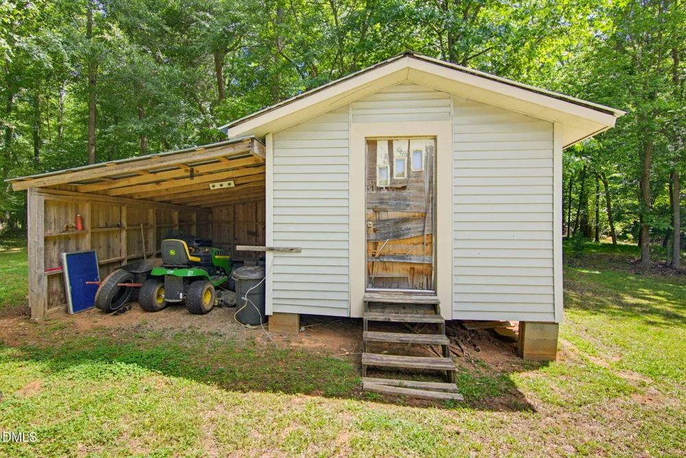 1667 Nc-22 Highway Robbins, NC 27325
