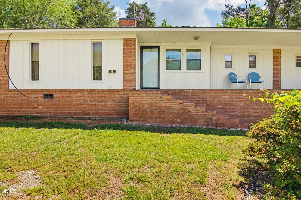 1667 Nc-22 Highway Robbins, NC 27325