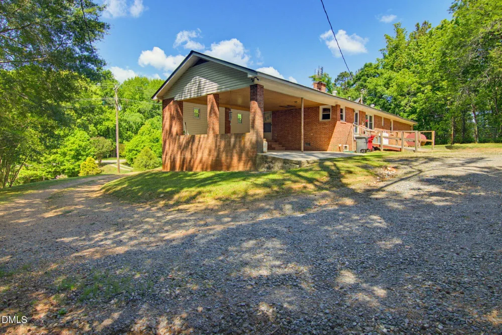1667 Nc-22 Highway Robbins, NC 27325
