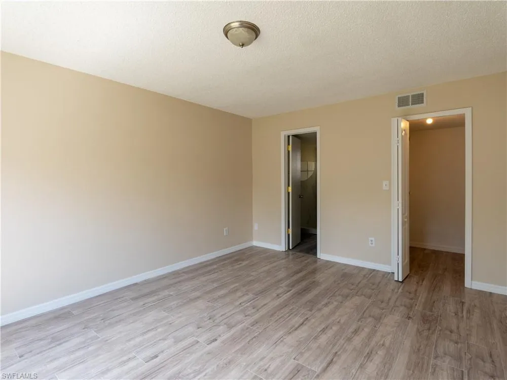 5007 LAGUNA BAY CIRCLE #37 Kissimmee, FL 34746