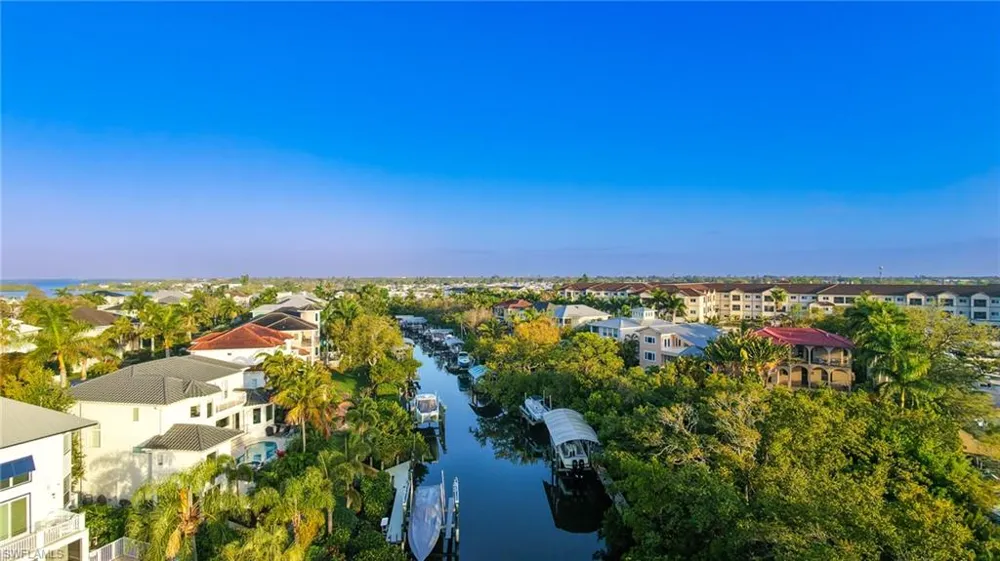 1504 Bowlees CV Bradenton, FL 34207