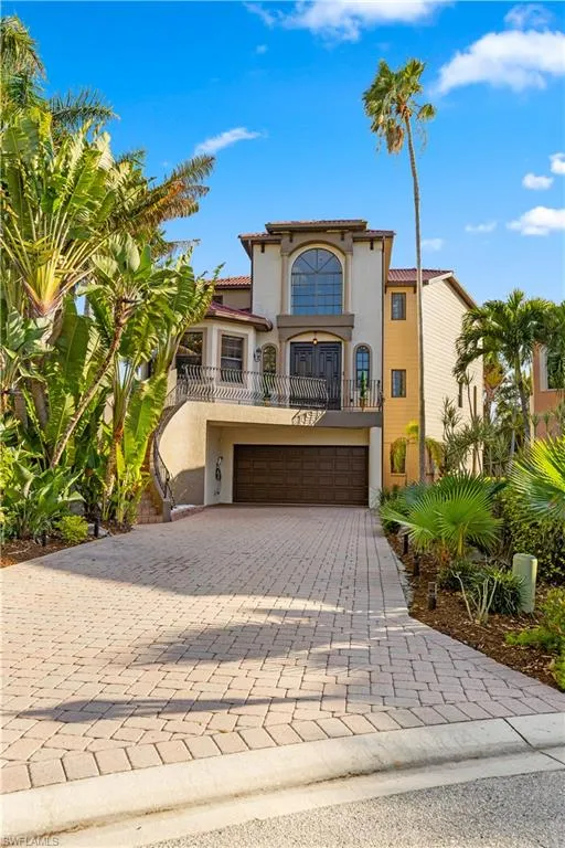1504 Bowlees CV Bradenton, FL 34207