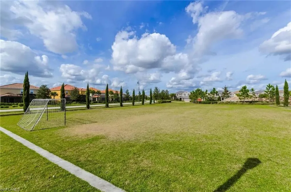 7407 Oakmoss Loop Davenport, FL 33837