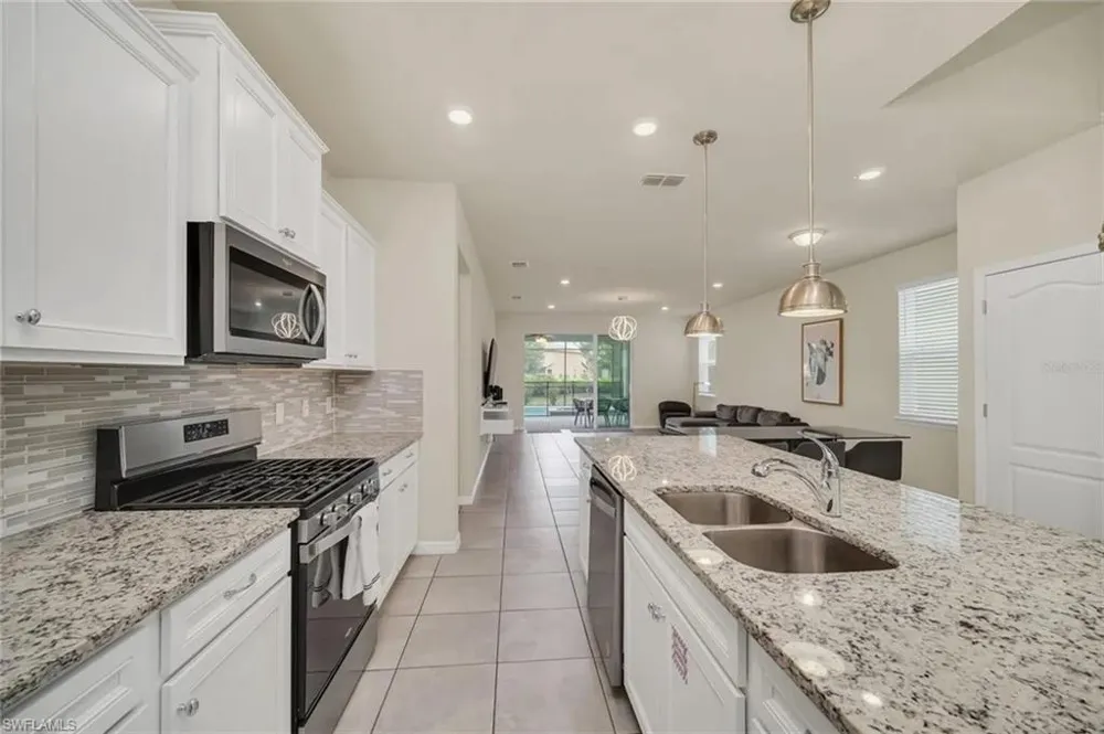 7407 Oakmoss Loop Davenport, FL 33837