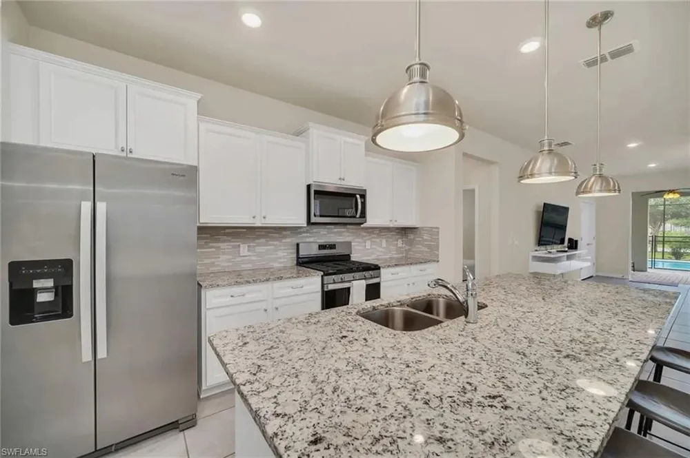 7407 Oakmoss Loop Davenport, FL 33837
