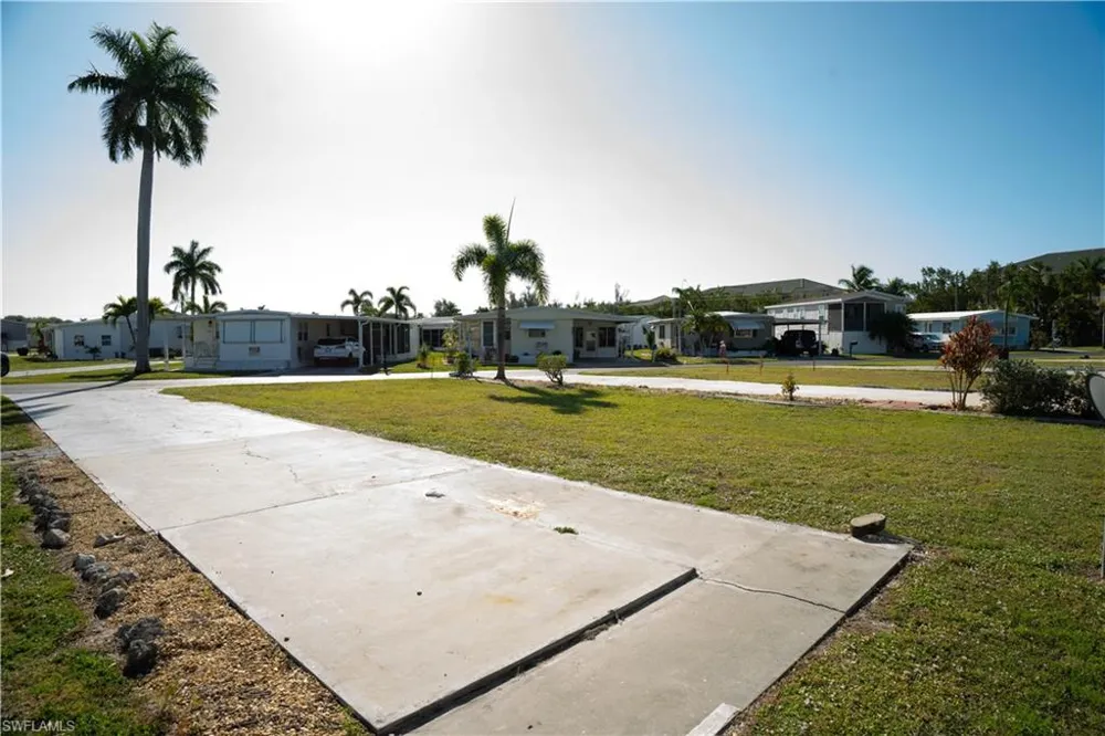 353 Mattie Avenue Fort Myers, FL 33908