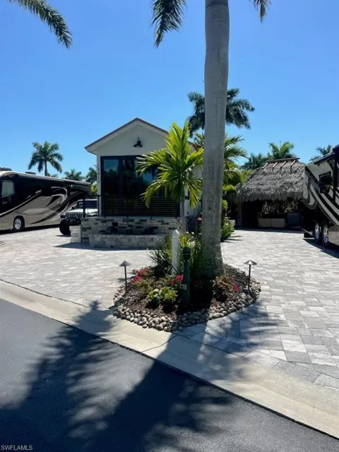 13613 Snapper Lane