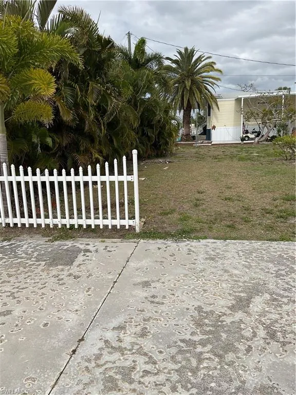 5012 Flamingo Drive St. James City, FL 33956