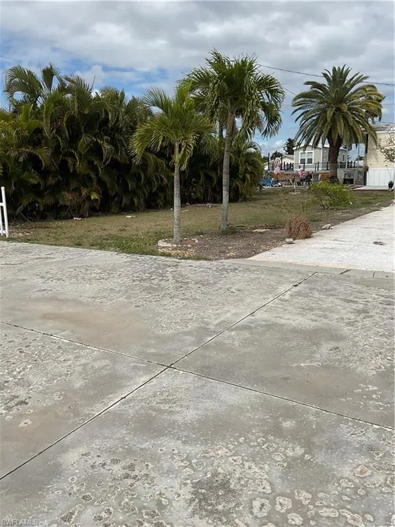 5012 Flamingo Drive St. James City, FL 33956
