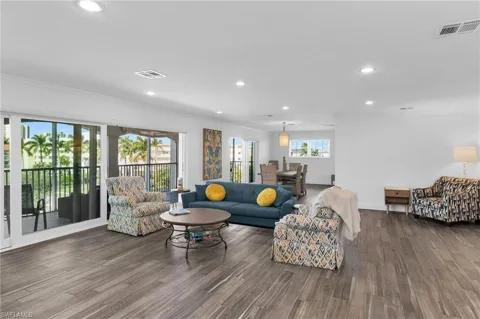 1020 Swallow Avenue #302