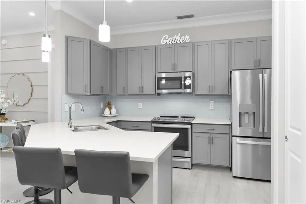 238 Indies Drive E #202 Naples, FL 34114