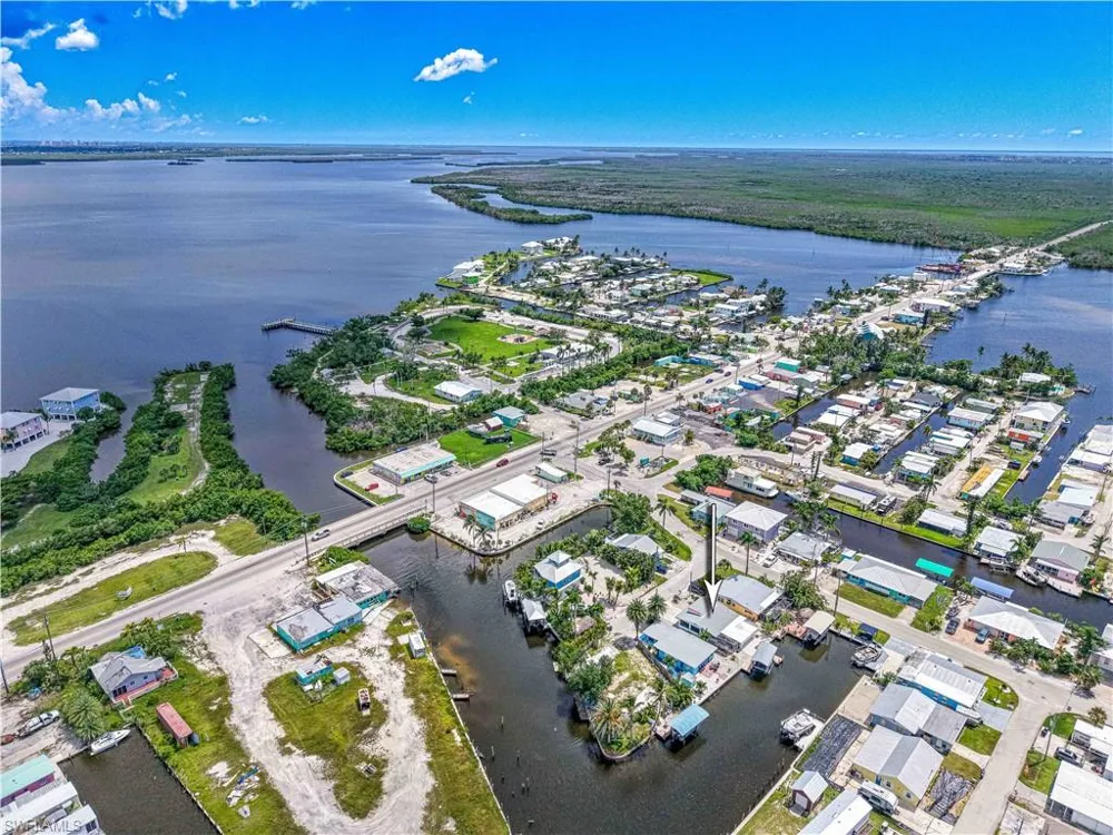 2500 Harbor View Drive Matlacha, FL 33993