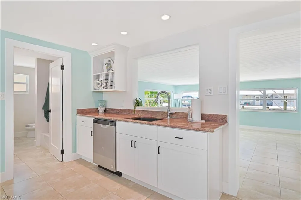 2500 Harbor View Drive Matlacha, FL 33993