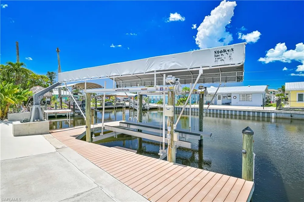 2500 Harbor View Drive Matlacha, FL 33993