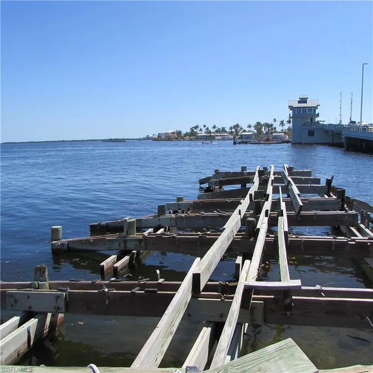 4331 Pine Island Road NW Matlacha, FL 33993