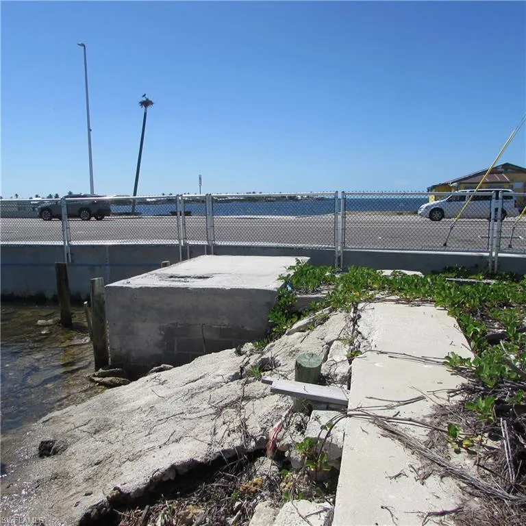 4331 Pine Island Road NW Matlacha, FL 33993