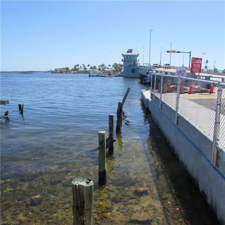 4331 Pine Island Road NW Matlacha, FL 33993
