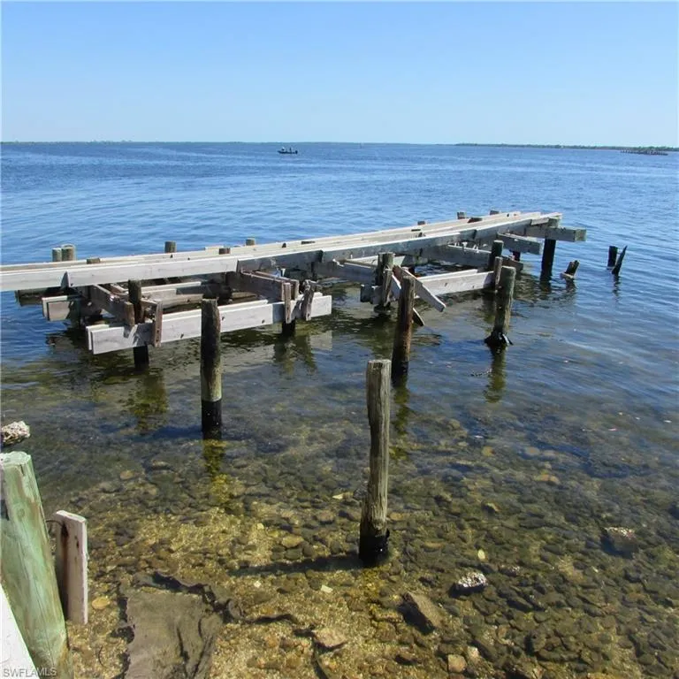 4331 Pine Island Road NW Matlacha, FL 33993