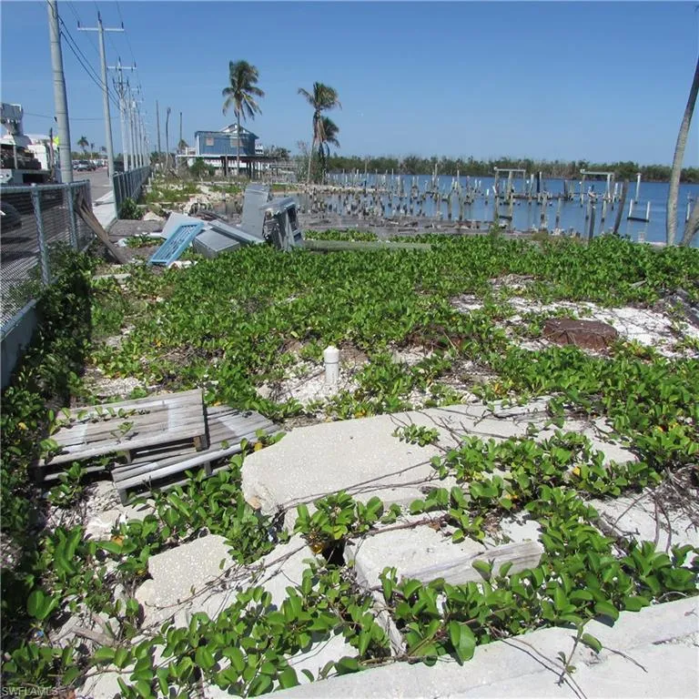 4331 Pine Island Road NW Matlacha, FL 33993