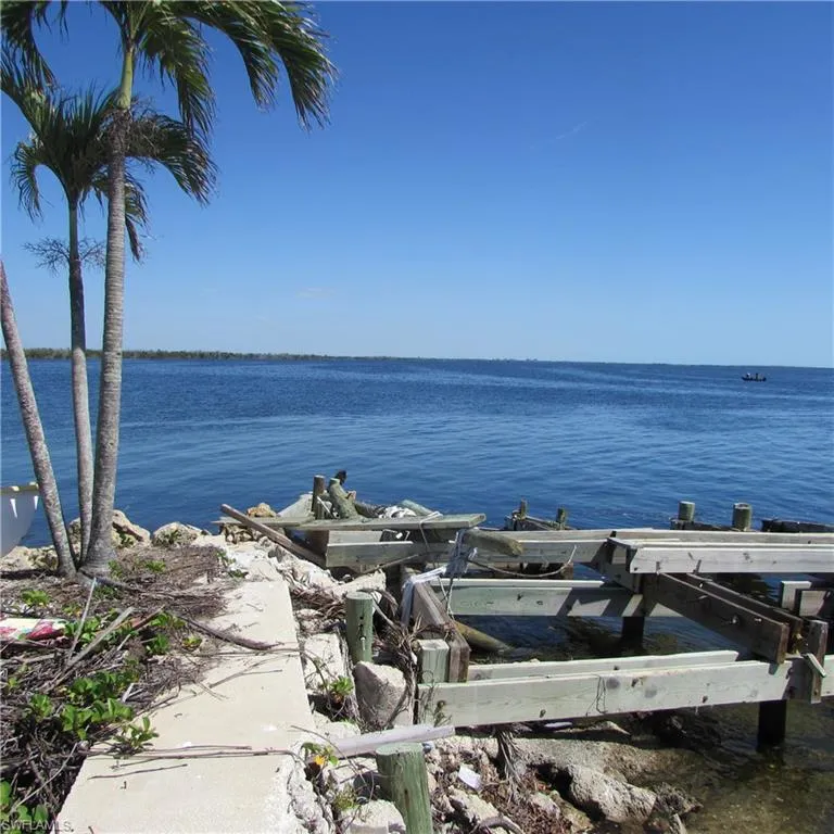 4331 Pine Island Road NW Matlacha, FL 33993