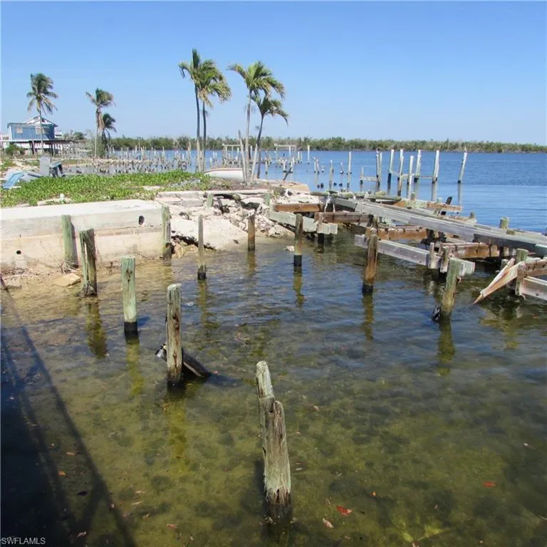 4331 Pine Island Road NW Matlacha, FL 33993
